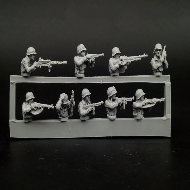 WWII US Infantry Squad in Foxhole Positions 1/72 Resin Figure Set - resin model view 2