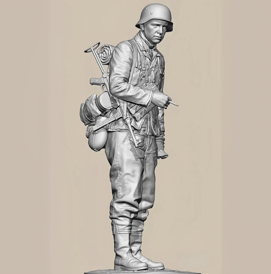 WWII US Soldier with Rifle & Pistol 1/16 Resin Figure Kit - resin model view 2