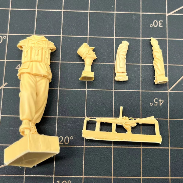 WWII German Soldier Italy 1944-45 1/35 Resin Figure Kit