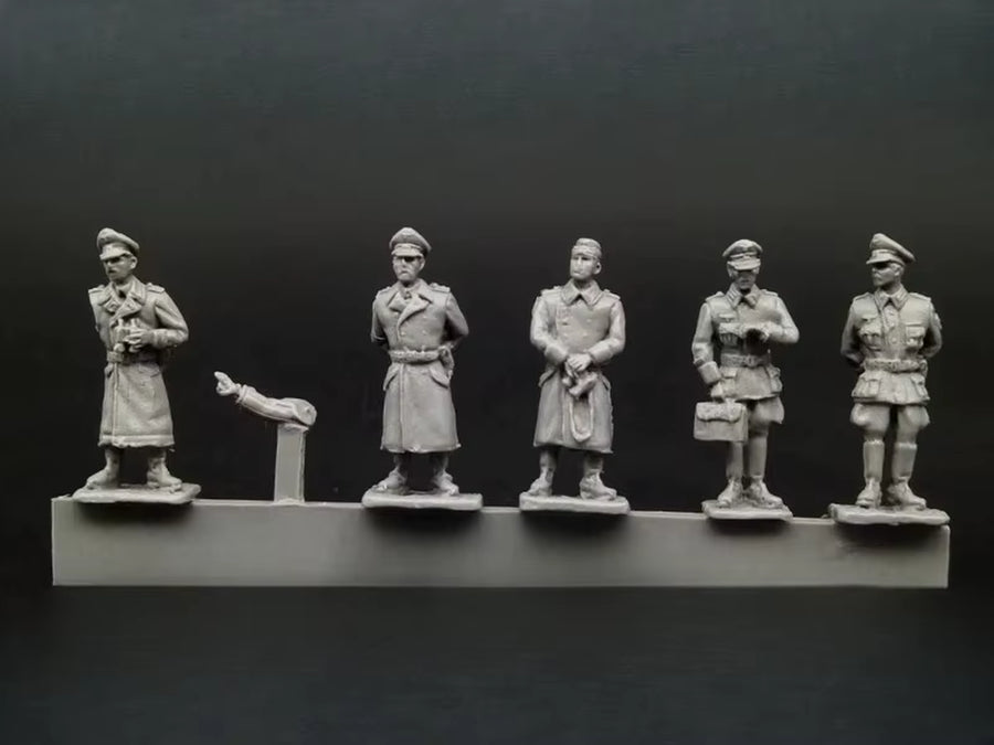 1/72 Scale Diecast Resin Figure Model Kit WWII General Officer Staff Commander 5 Figures Unpainted