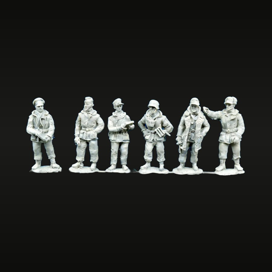 WWII German Winter Greatcoat Infantry Set 1/72 Resin Kit - unpainted resin model kit