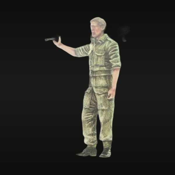 Modern US Soldier with Pistol Tactical Camo 1/35 Resin Figure Kit