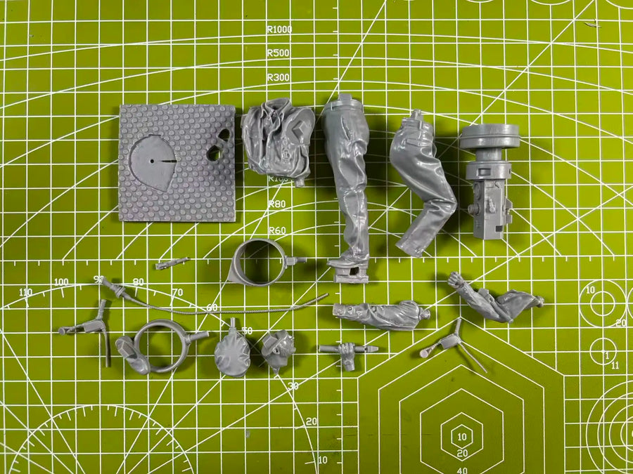 WWII German U-Boat Officer with Periscope/Search Device 1/16 Resin Figure Kit - resin model view 2