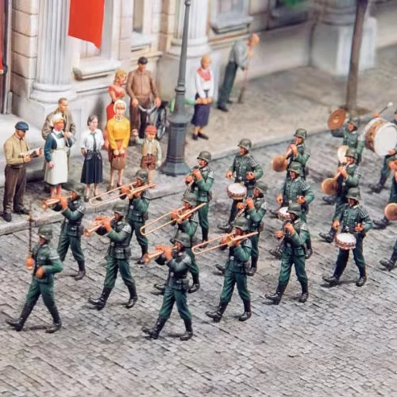 Unpainted 1:35 Resin Model GK German Military Band, Model Needs to Be Assembled by 22 People