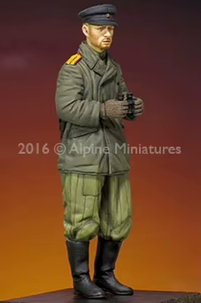 WWII Soviet Officer with Binoculars 1/35 Resin Figure Kit - resin model view 4