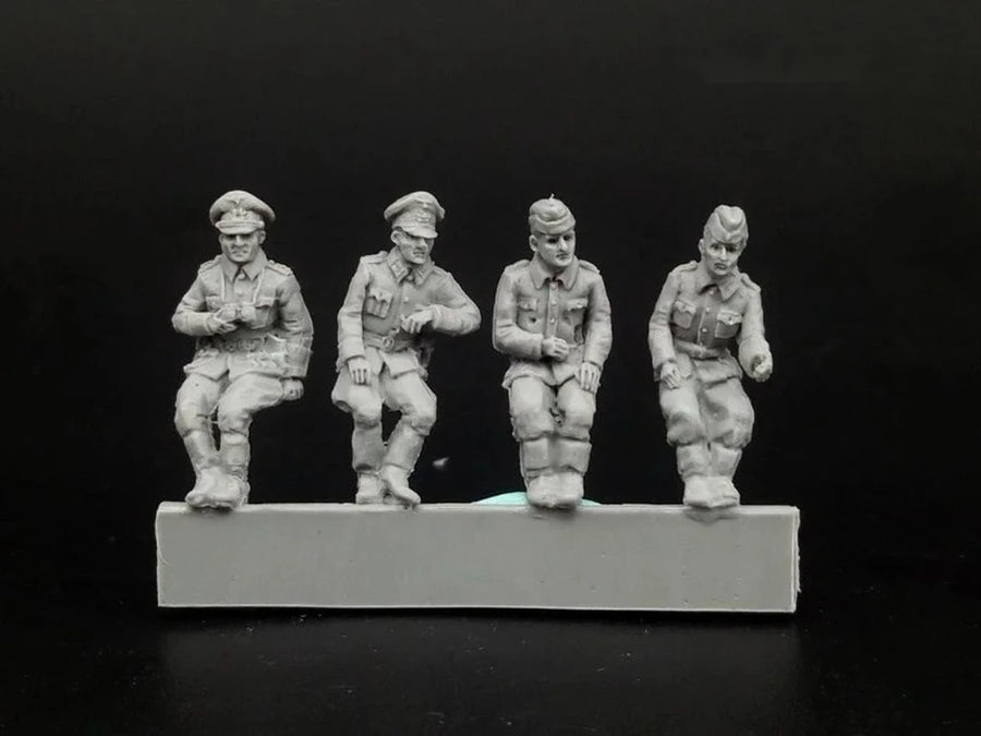 1/72 Scale Diecast Resin Figure Model Kit WWII German Seated Officers 4 Figures Unpainted