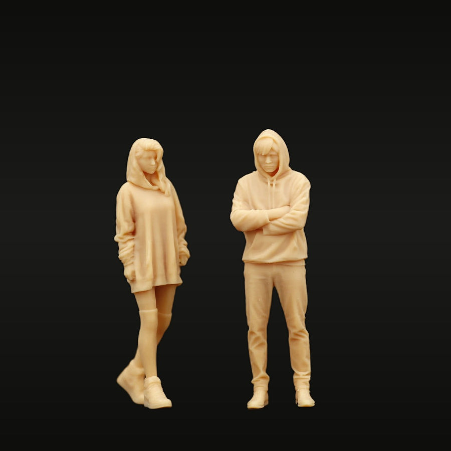 Modern Casual Couple Figures 1/87 Scale Resin Model Kit - unpainted resin model kit