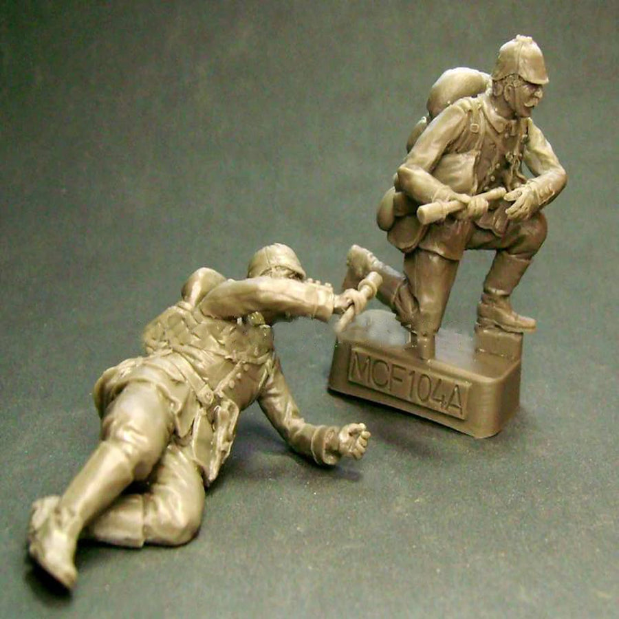 1/35 Resin Figure Model Kit, WWII Soldier , Unassembled and Unpainted GK