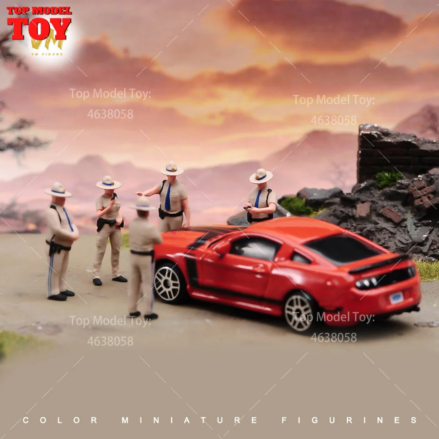 Painted Miniatures 1/64 American Road Patrolman 5-Person Group Male Scene Figure Doll Unpainted Model for Car Vehicles Decoratio