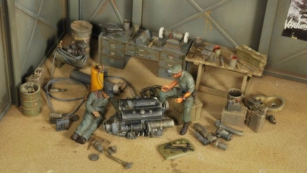 WWII German Engine Maintenance Diorama 1/35 Resin Painted Set