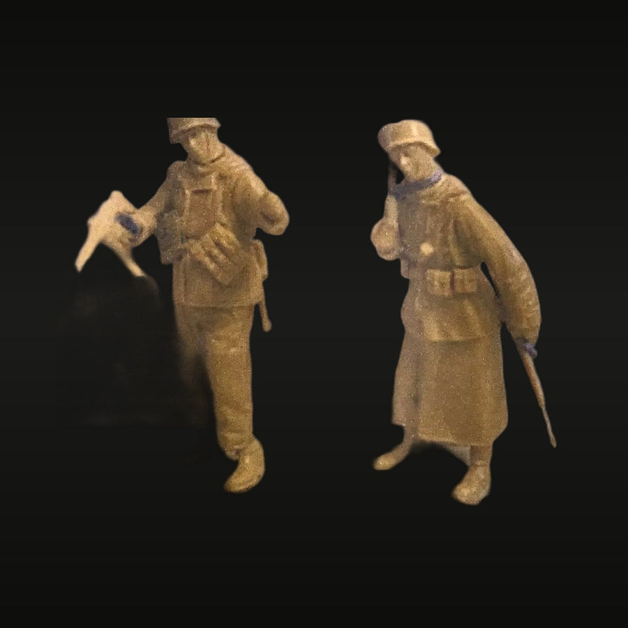 WWII German Infantry Squad Grenade & Rifle 1/35 Resin Figure Kit - unpainted resin model kit