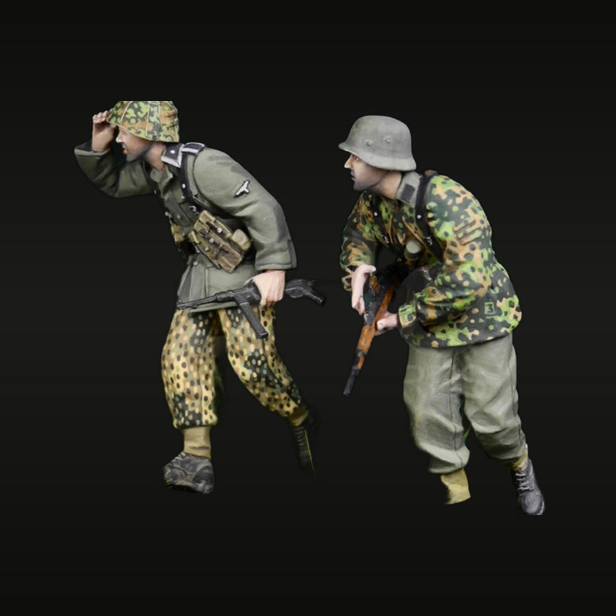 WWII German SS Soldiers with MP40 & Kar98k Late War 1/35 Resin Figure Kit - unpainted resin model kit