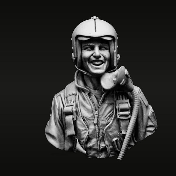 WWII US Army Air Force Pilot with Flight Helmet 1/10 Resin Bust Kit