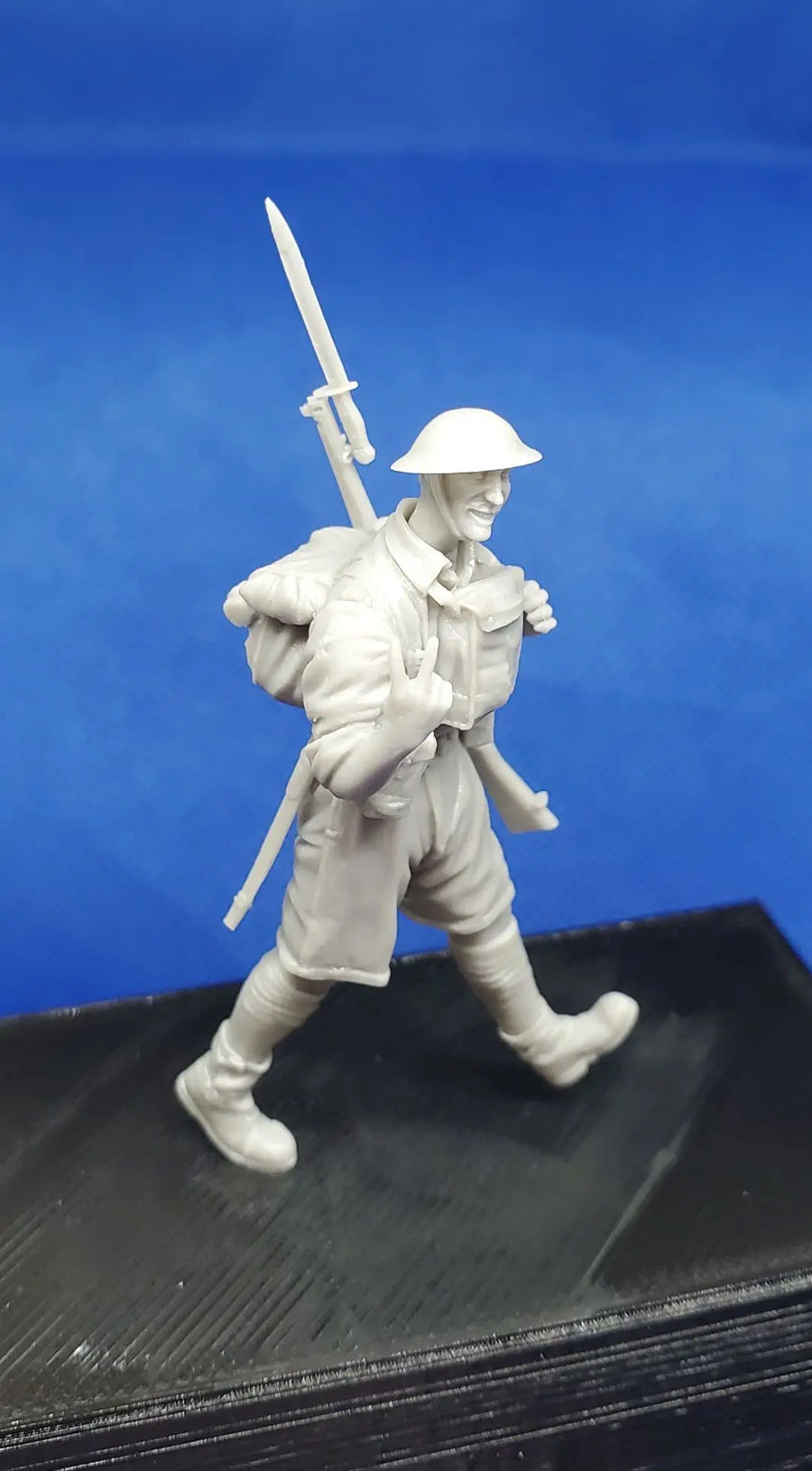 1/35 Resin Model Figure Gk，British Soldier , Unassembled and Unpainted Kit