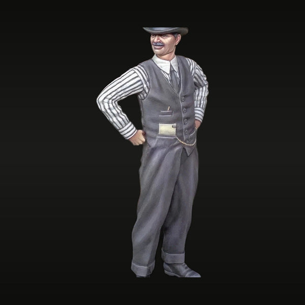 1920s Team Owner with Fedora Hat 1/35 Resin Figure
