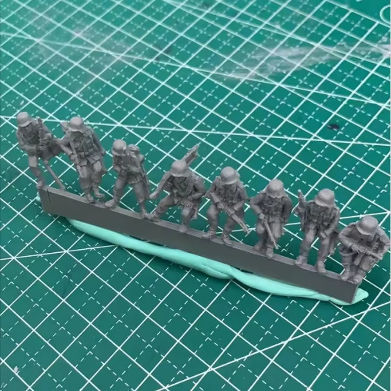WWII Infantry Squad Standing Combat Poses 1/72 Resin Figure Kit - resin model view 3