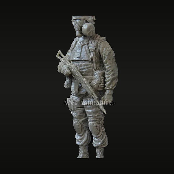 Modern US Tactical Operator with M4 Carbine Body Armor 1/35 Resin Figure Kit