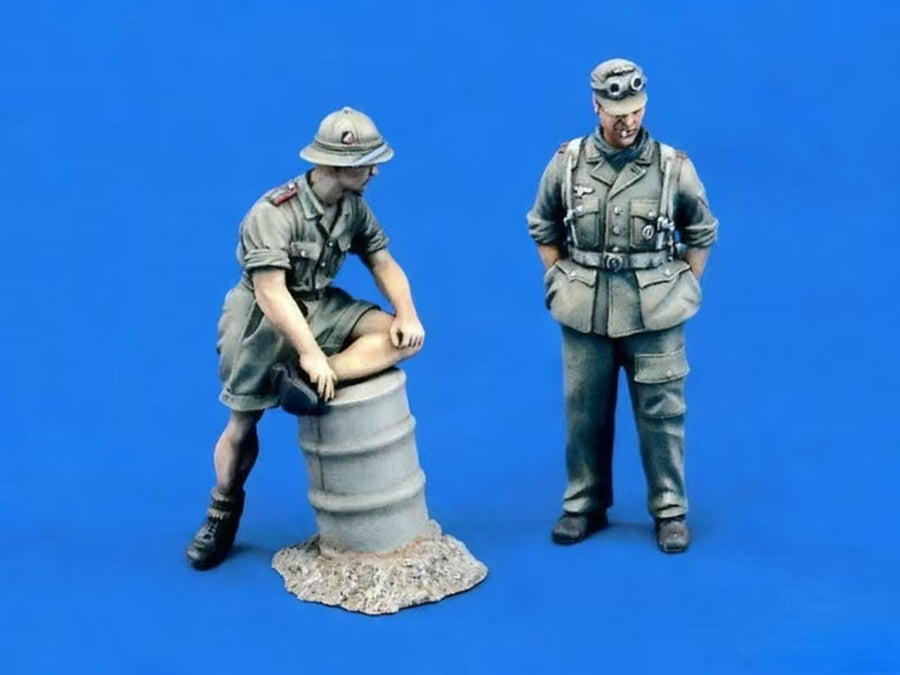 1/35 Scale Die-Cast Resin Figure Model Kit WWII Afrika Korps Party German Soldiers 2 Figures Unassembled and Unpainted