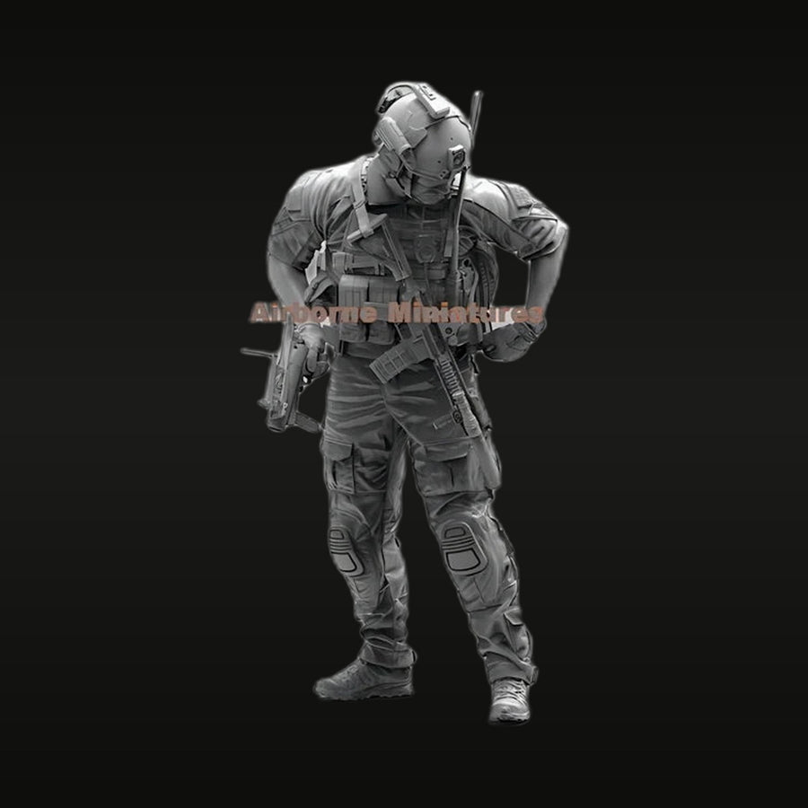 Modern US Special Forces Operator with M4 Rifle 1/16 Resin Figure Kit - unpainted resin model kit