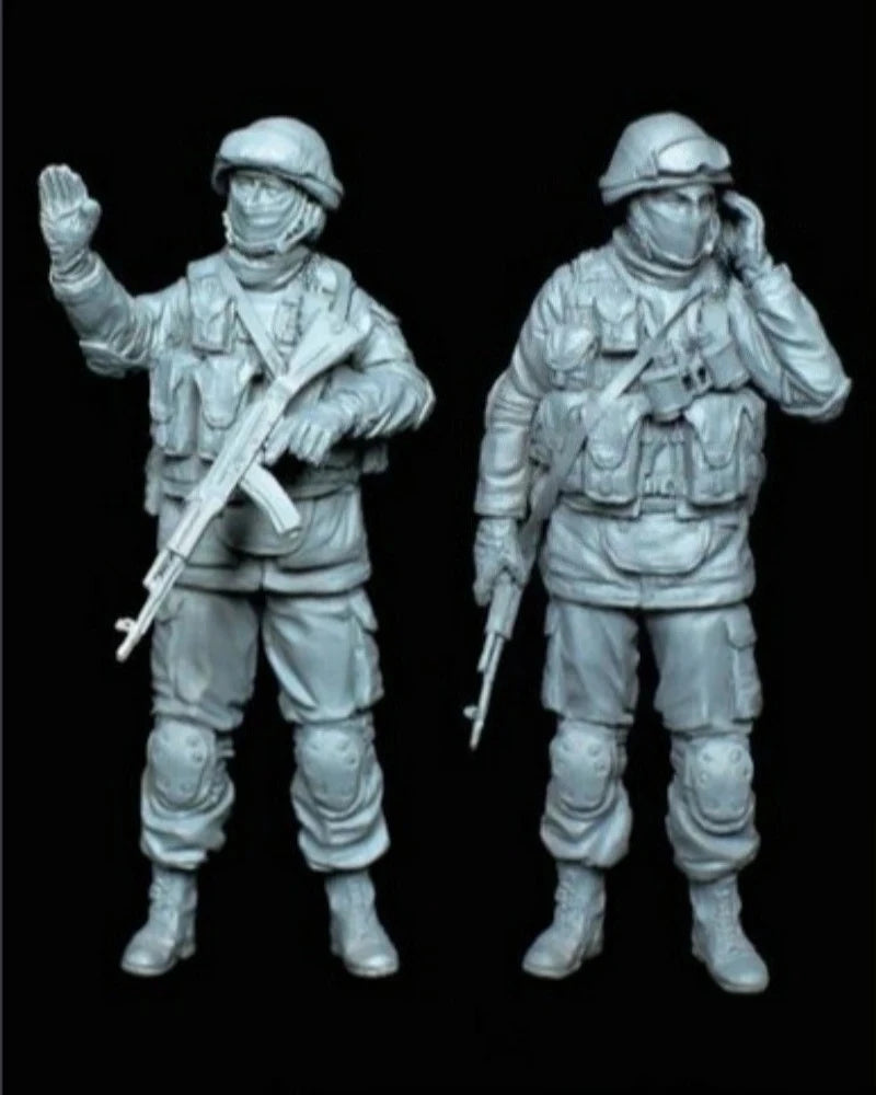 Modern Military Operator with M4 Carbine 1/35 Resin Figure Set - unpainted resin model kit