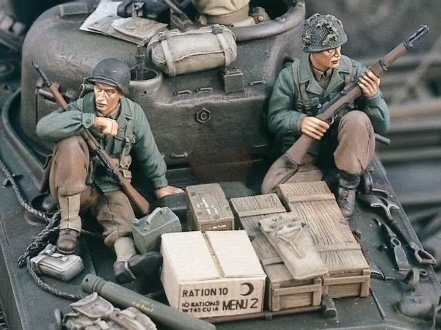 1/35 Scale Die-Cast Resin Figure Model Kit WWII US Tank Riders Set 2 Figures (No Tank) Unassembled and Unpainted