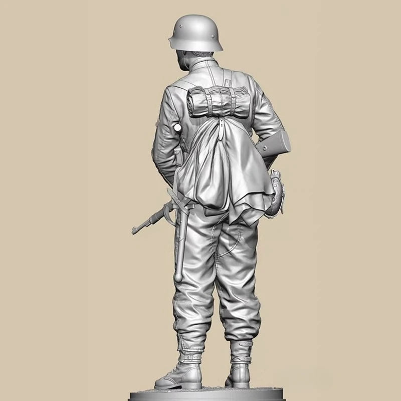 WWII German Infantry Officer Captain 1/16 Resin Figure Kit - resin model view 4