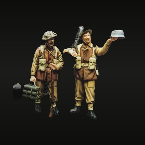 WWII German Afrika Korps Set of 2 with Kar98k Rifle 1/35 Resin Figure Kit