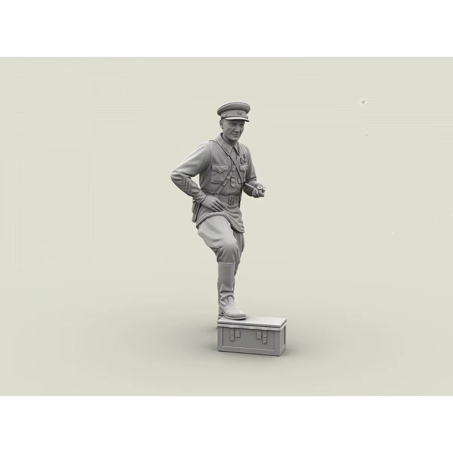 Soviet Red Army Officer with Peaked Cap and Medals 1/35 Resin Figure Kit - resin model view 3