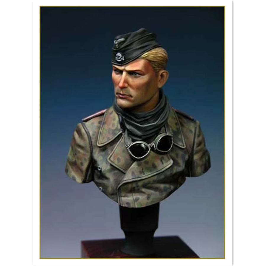 WWII German Waffen-SS Panzer Commander with Goggles 1/10 Resin Bust Kit - unpainted resin model kit