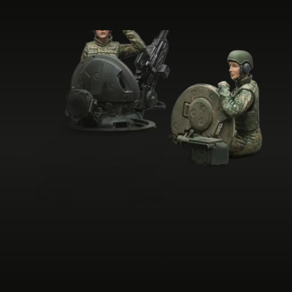 Modern Female Tank Crew with Weapon Mounts Set of 2 1/16 Resin Figure Kit