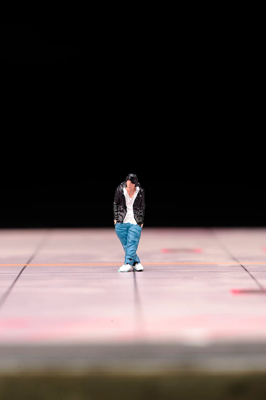 Modern Male Character White V-Neck & Black Leather Pants 1/64 Resin Figure - resin model view 4
