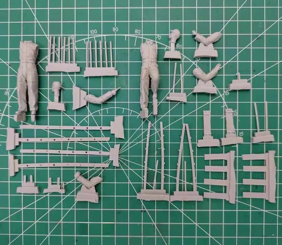 WWII USAAF Aircraft Mechanics with Aluminum Step Ladders 1/32 Resin Diorama Kit - resin model view 2