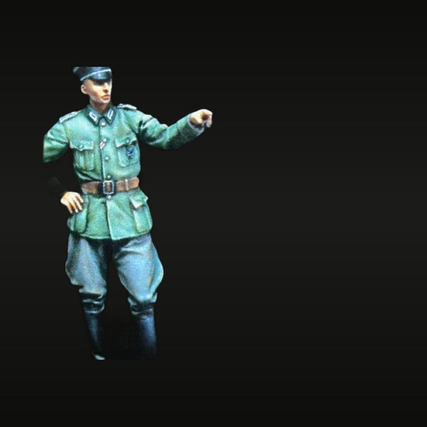 German WWI Officer Commanding Gesture 1/35 Resin Figure Kit