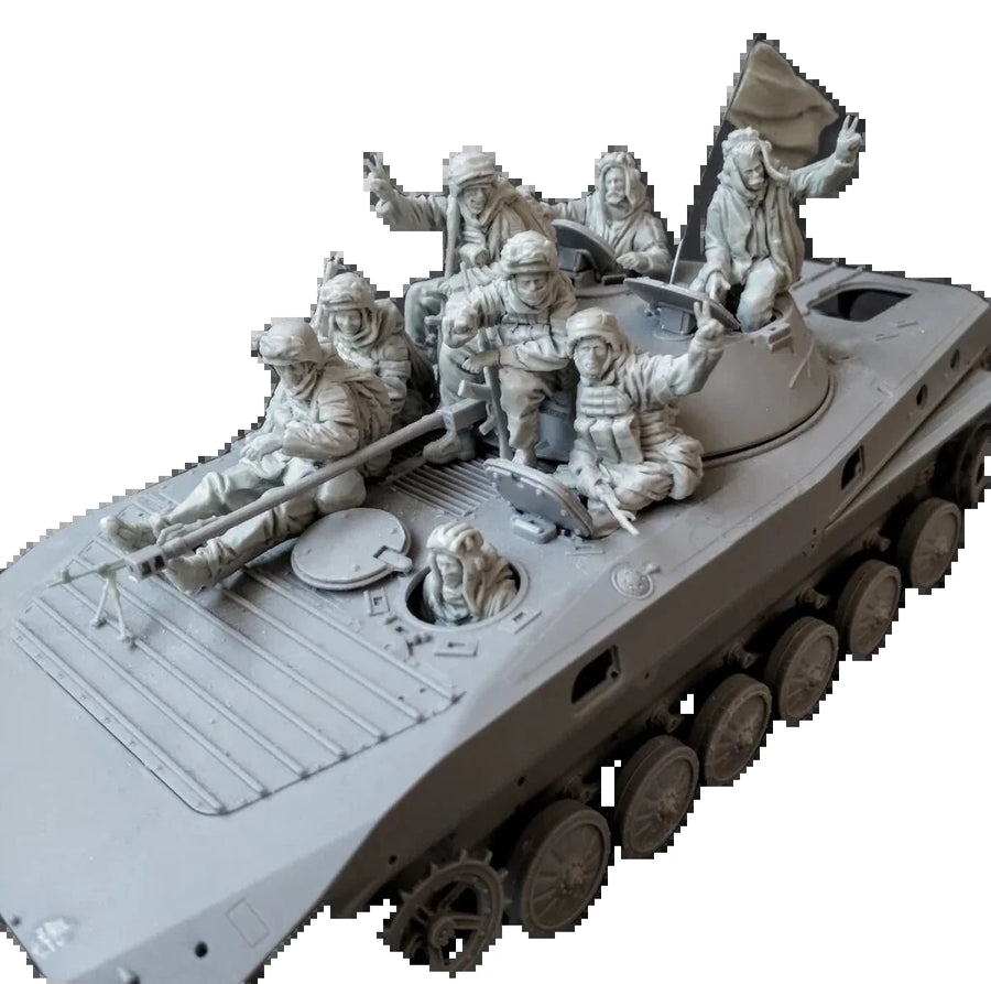 Modern Russian Soldiers on BTR APC with 7 Figures 1/35 Resin Diorama Kit - resin model view 3
