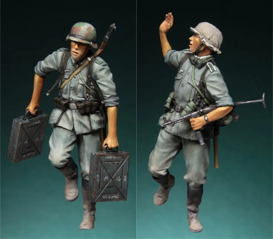 WWII German NCO & Ammo Carrier with Kar98k & MP40 1/35 Resin Figure Kit - unpainted resin model kit
