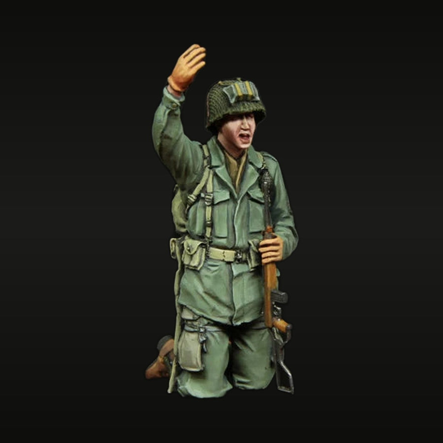WWII US Soldier Cheering M1 Garand 1/35 Resin Figure Kit - unpainted resin model kit