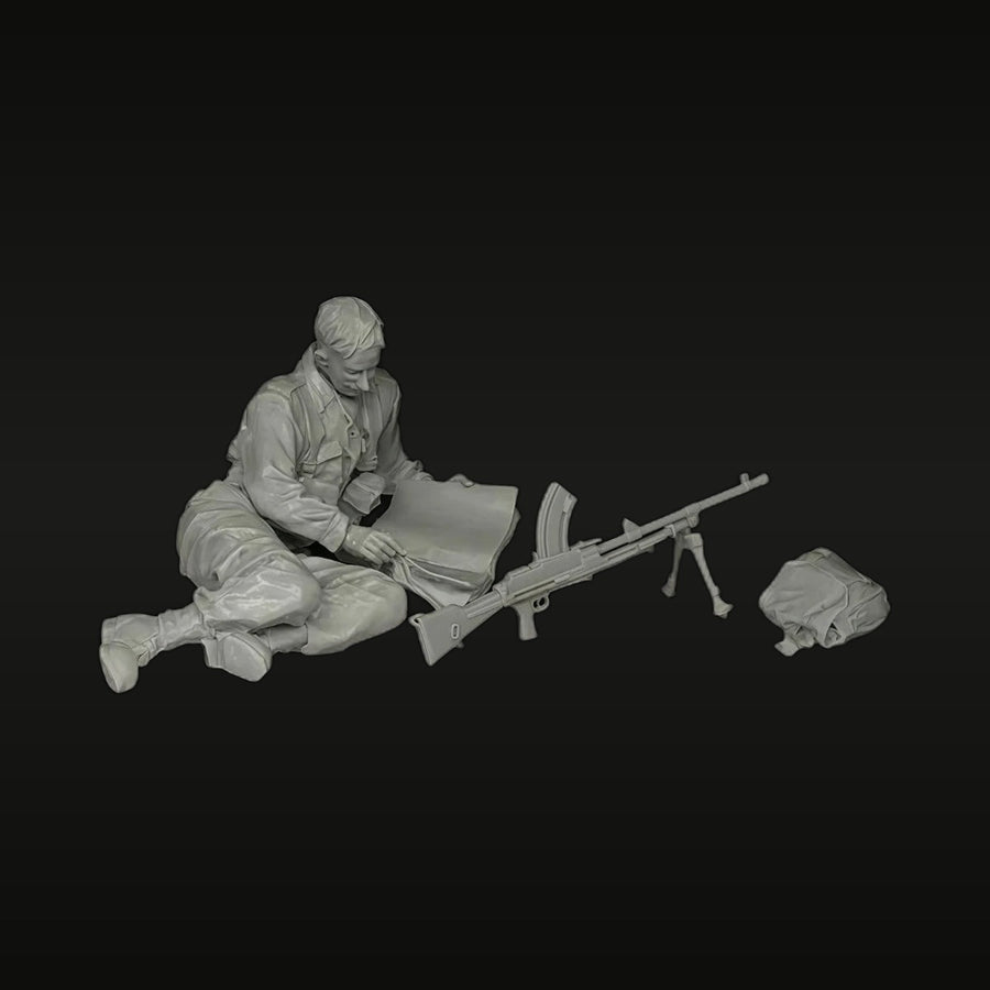 WWII British Bren Gunner Seated 1/35 Resin Figure Kit - unpainted resin model kit