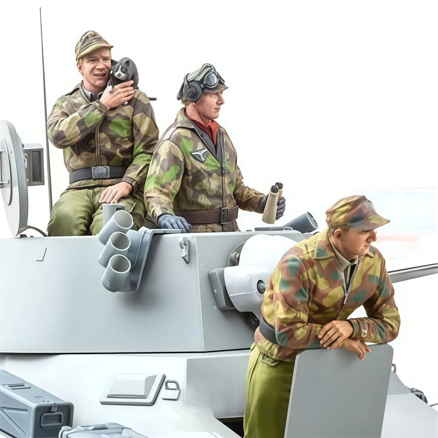 1/16 Scale Resin Unpainted Model Kit, Military Theme, WWII German Armored Car Crew Unassembled and Unpainted GK