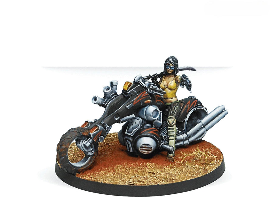 Post-Apocalyptic Female Motorcycle Riders with Heavy Weapons 28mm Resin Figure Set - resin model view 2