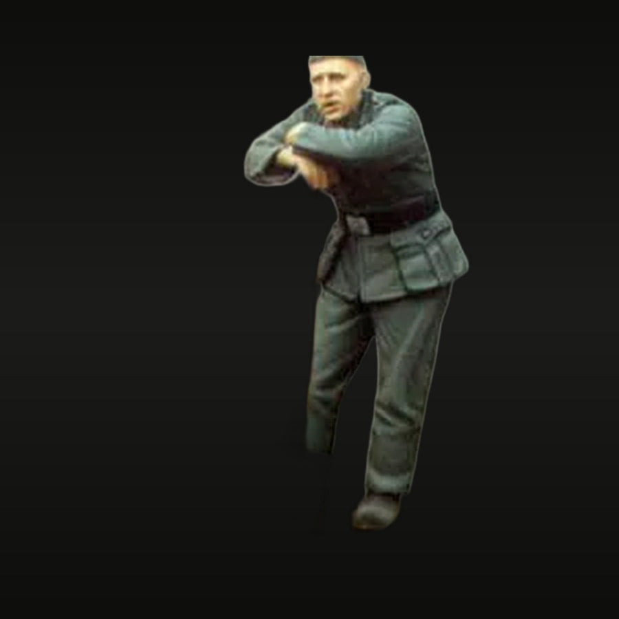 WWII German Wehrmacht Soldier with Rifle Bayonet 1/35 Resin Figure - unpainted resin model kit