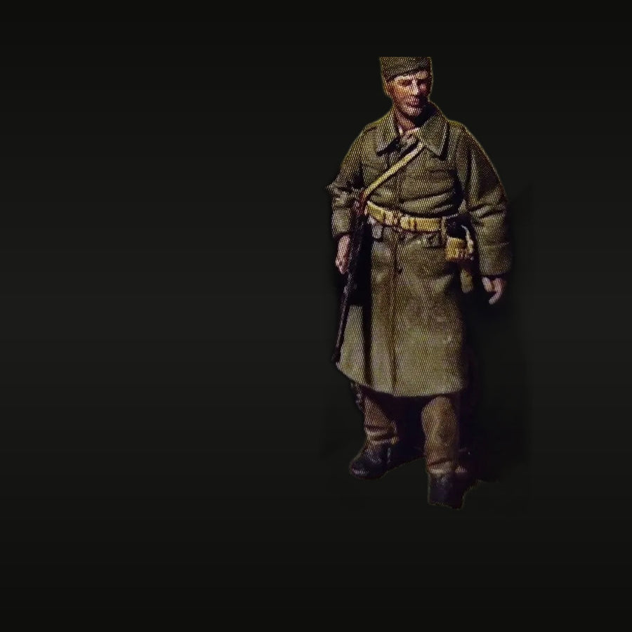 WWII British Infantryman with Lee-Enfield and Bayonet 1/35 Resin Figure Kit - unpainted resin model kit