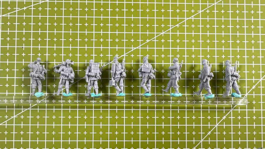 WWII German Infantry Squad 8-Figure Set 1/72 Scale Resin Kit - unpainted resin model kit