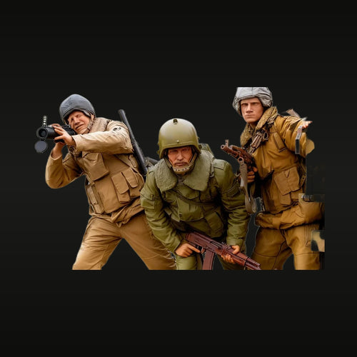 WWII Soviet Soldiers 3-Figure Set 1/35 Resin Model Kit
