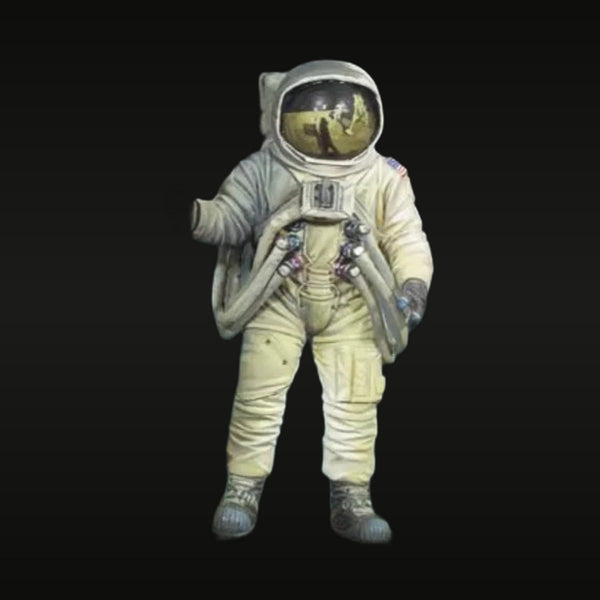 Sci-Fi NASA Astronaut without American Flag EVA Spacesuit 54mm Resin Figure Kit