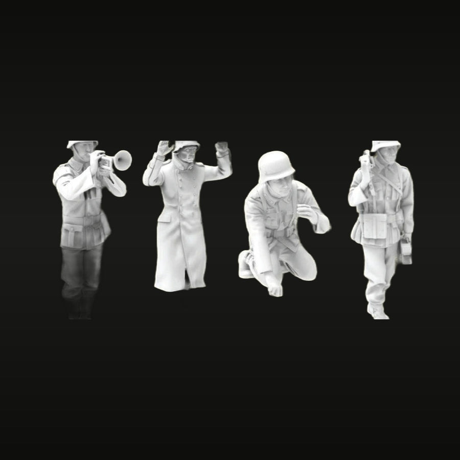 WWII German Infantry Command Set with Megaphone 1/35 Resin Figure Kit - unpainted resin model kit