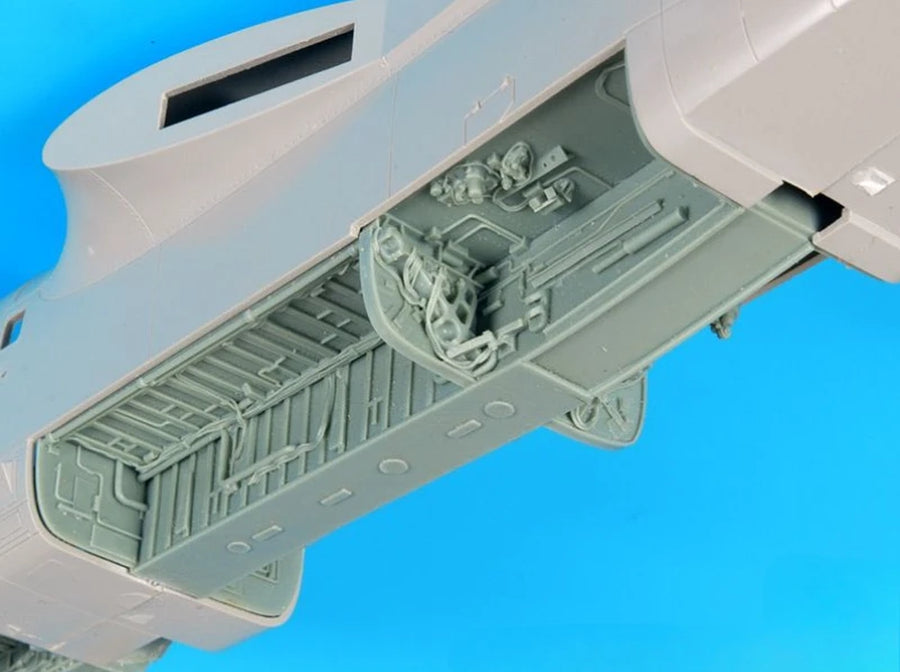 1/48 Aircraft Fuselage Section Set with Windows Resin Model Kit - resin model view 3