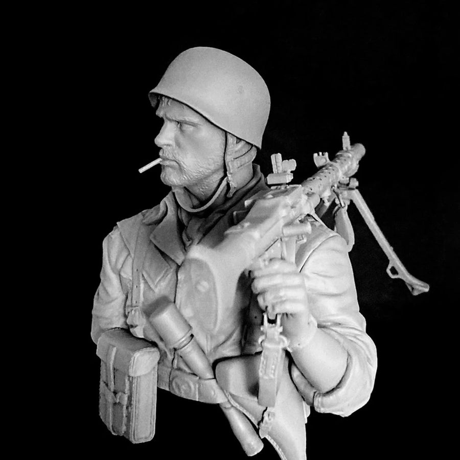 WWII Soldier with Submachine Gun 1/10 Resin Bust - resin model view 4