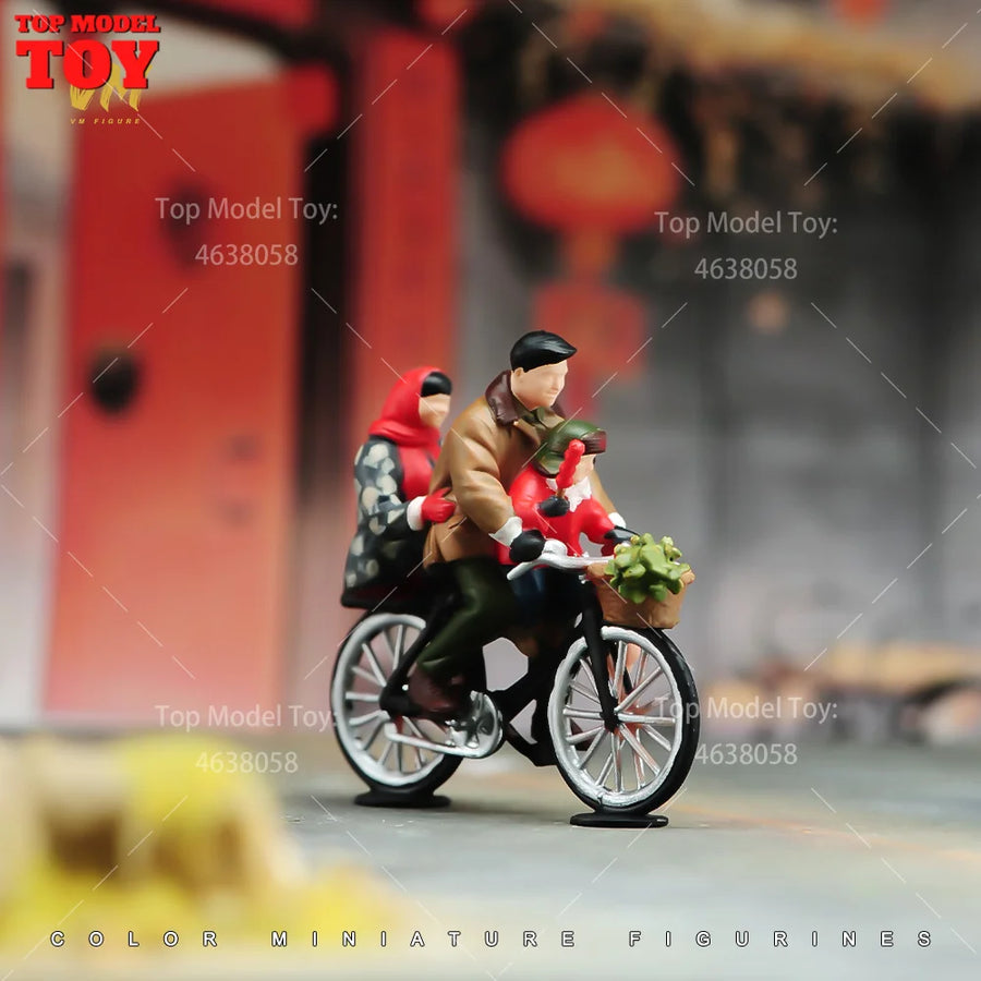 Painted Miniatures 1/64 a Family of Three Rode Bicycles Shopping Male Female Scene Figure Dolls Unpainted Model for Car Vehicles