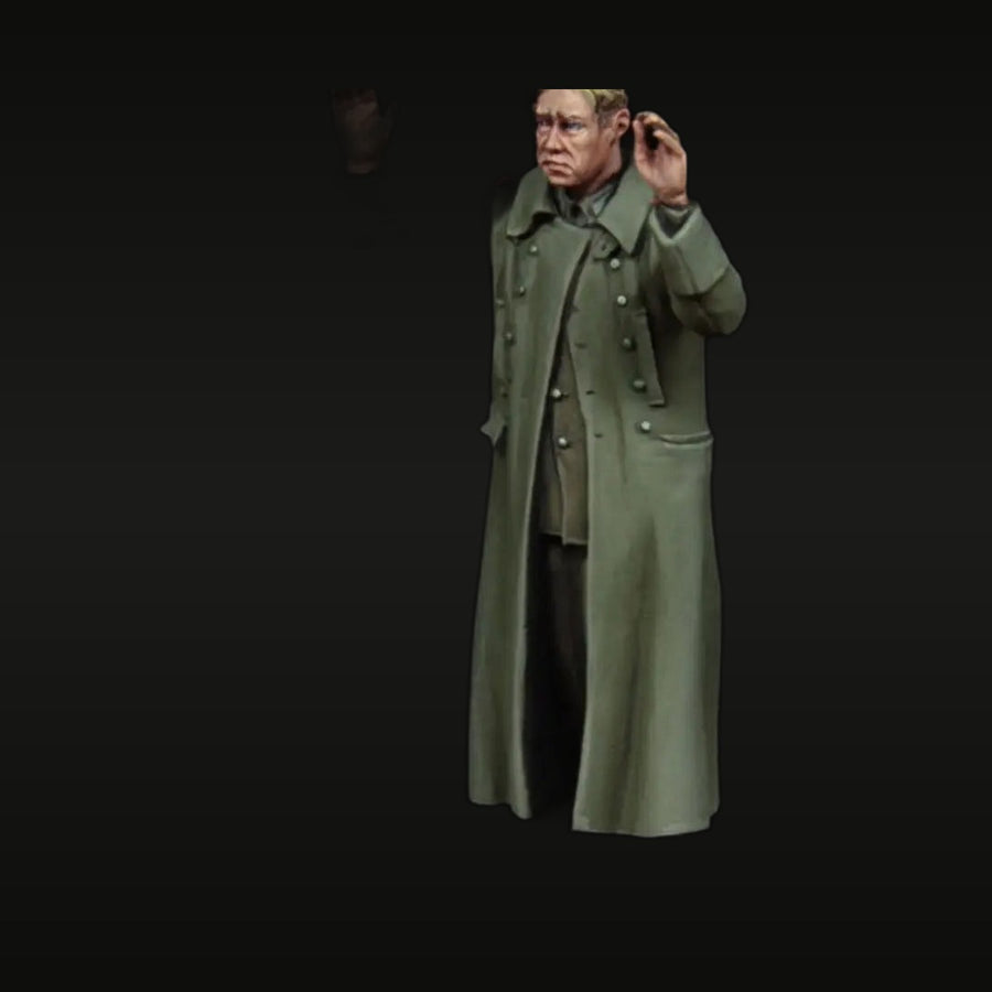 1/35 WWII German Officer in Greatcoat (Resin Figure) - unpainted resin model kit