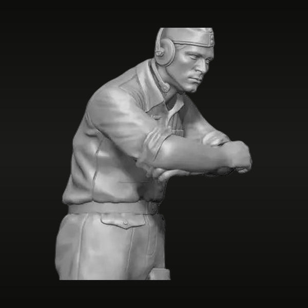 WWII Pilot in Leather Flight Jacket with Headset 1/16 Resin Figure Kit